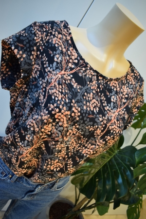 ONLVIC SS AOP TOP NOOS WVN Black/TRISTA TR