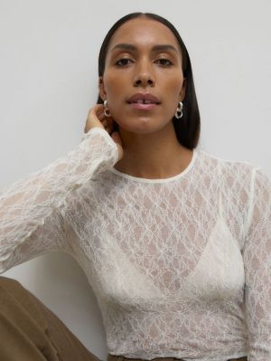 AWTESSY LS O-NECK LACE TOP NOO Snow White